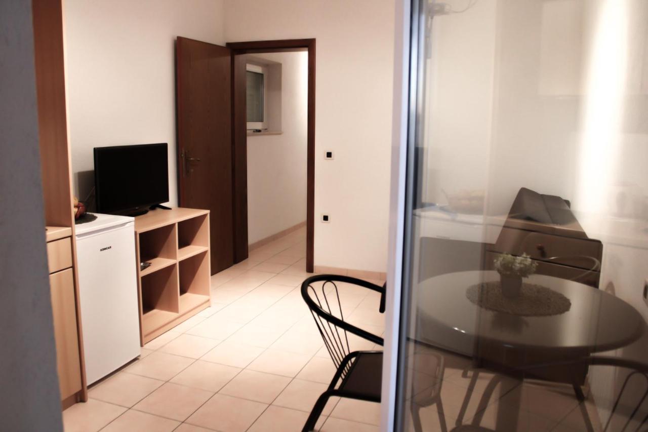 Apartments Larus Baska Voda Exterior photo