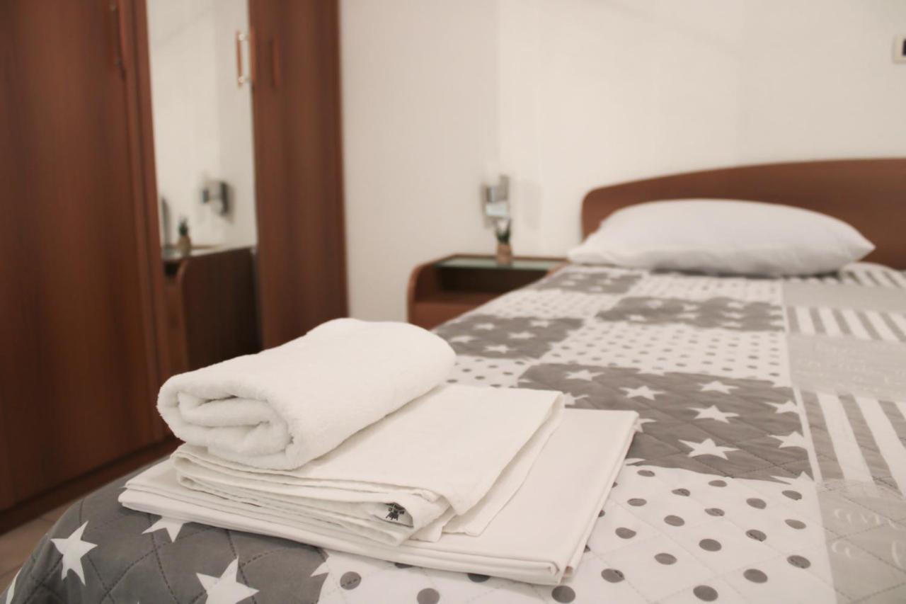 Apartments Larus Baska Voda Exterior photo