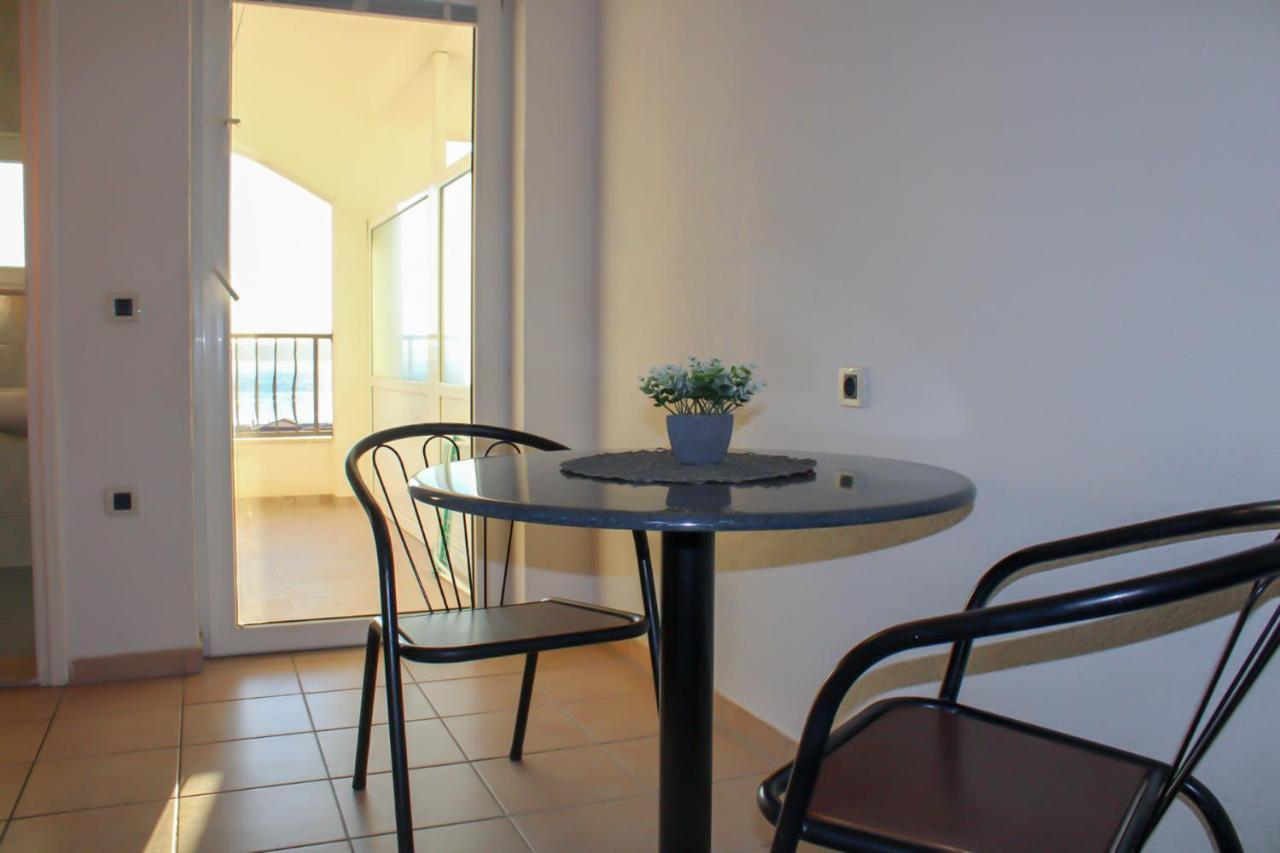Apartments Larus Baska Voda Exterior photo