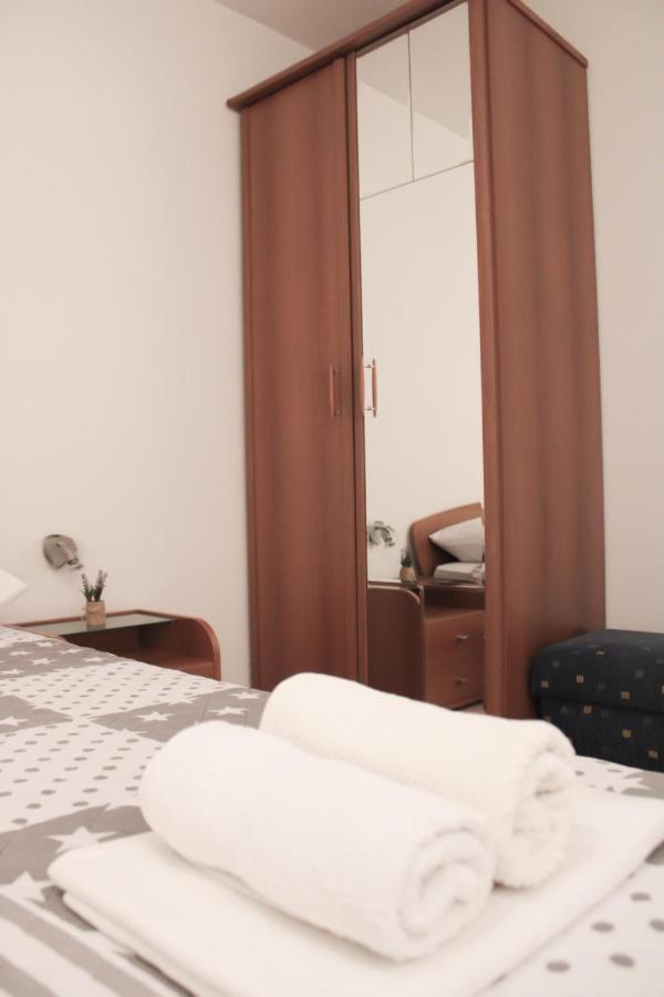 Apartments Larus Baska Voda Exterior photo